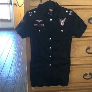 Dress/long shirt missing second button